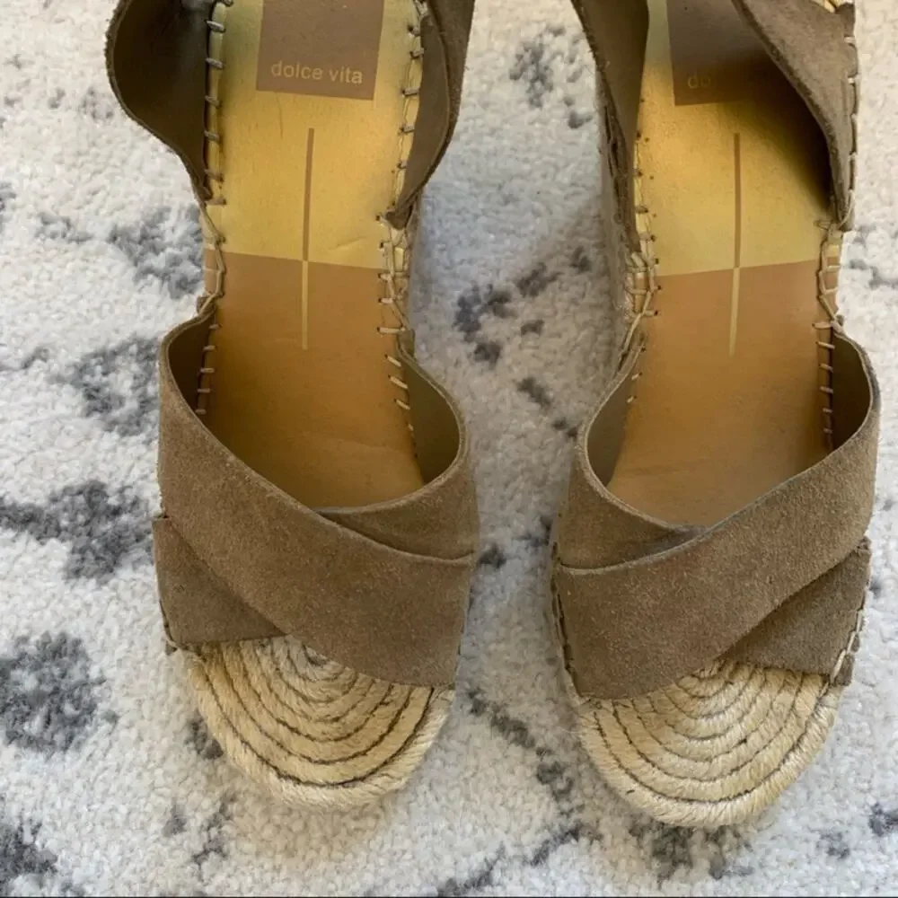 Dolce Vita Tan Ankle Strap Espadrille Wedges size 8